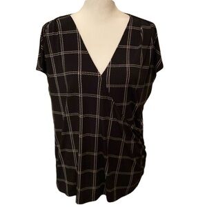 Liz Claiborne sleeveless. Sz L. V neck, wrap to side with ruching Black.
